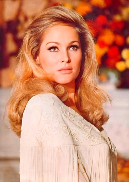 Ursula Andress