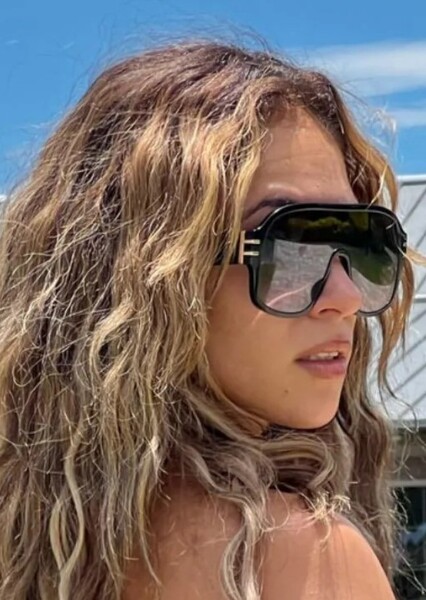 Valerie Loureda photo