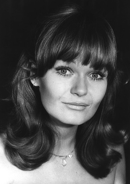 Valerie Perrine photo