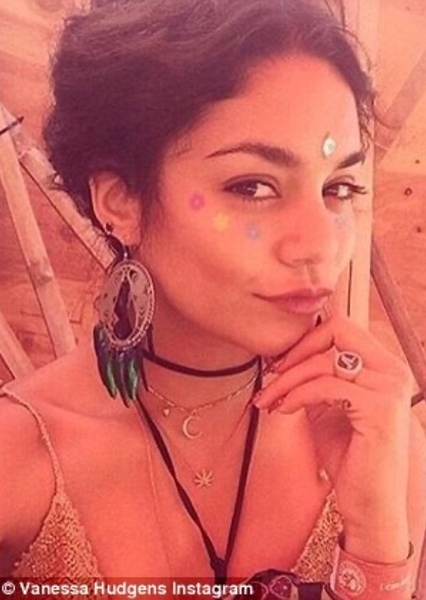 Vanessa Hudgens photo