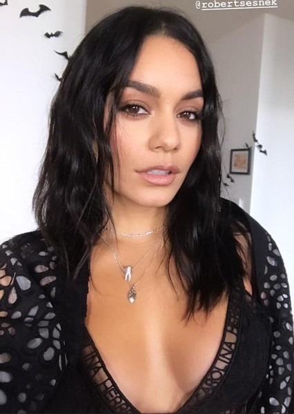 Vanessa Hudgens photo
