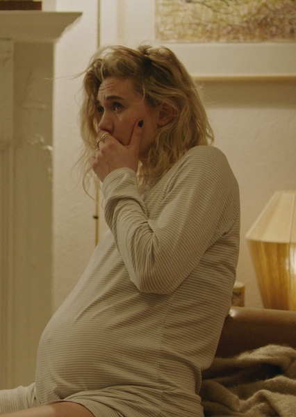 Vanessa Kirby photo
