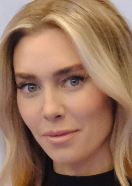 Vanessa Kirby photo