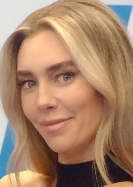 Vanessa Kirby photo