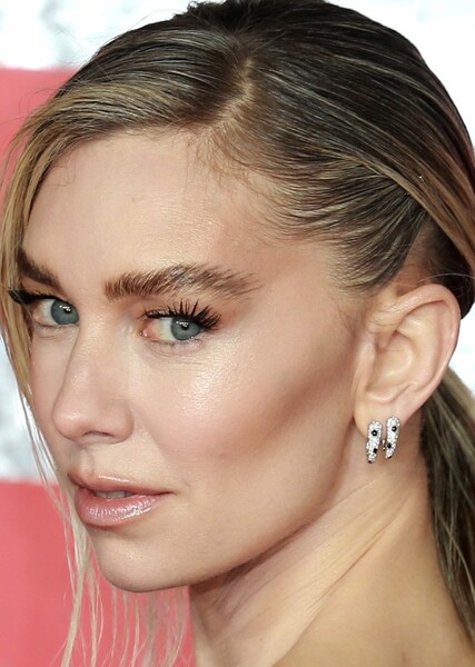 Vanessa Kirby photo