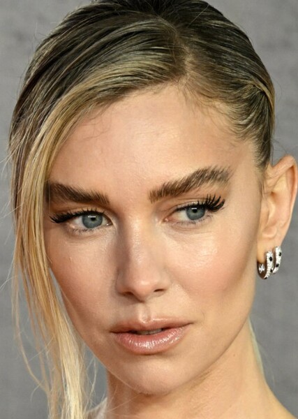 Vanessa Kirby photo