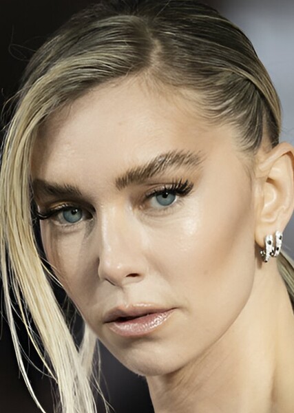 Vanessa Kirby photo