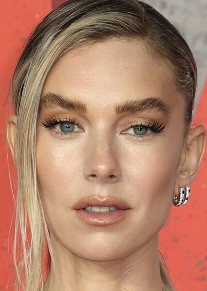 Vanessa Kirby photo
