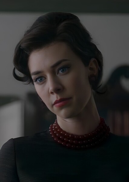 Vanessa Kirby photo