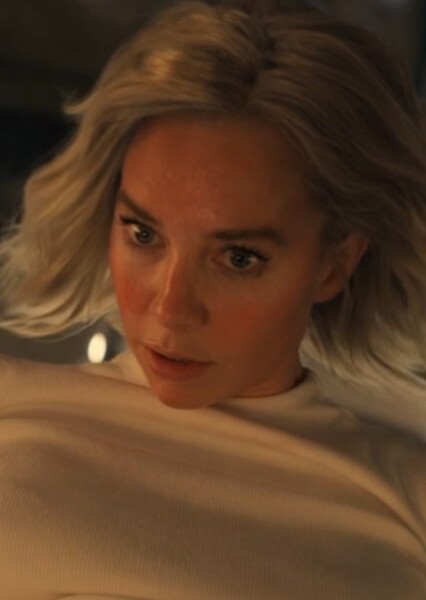 Vanessa Kirby photo