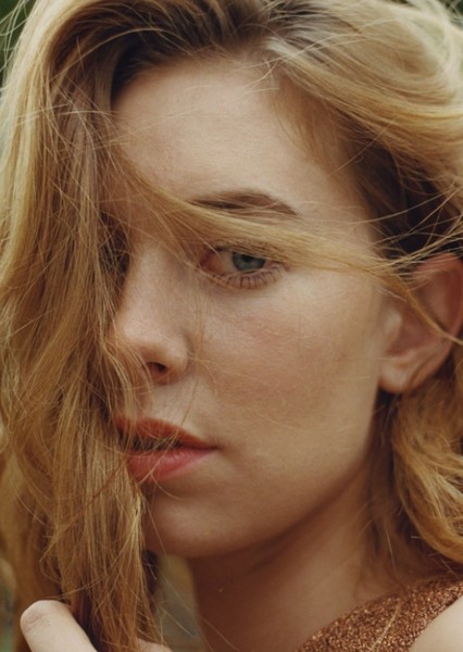 Vanessa Kirby photo