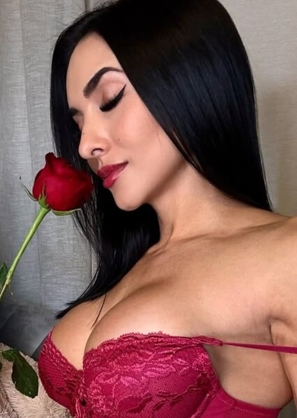 Vanessa Serros photo