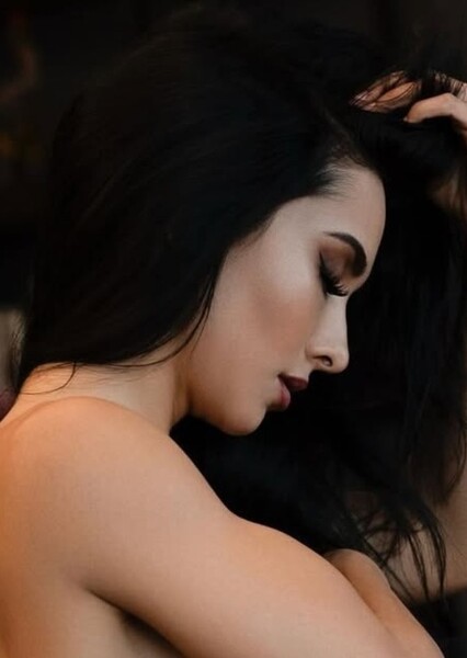 Vanessa Serros photo