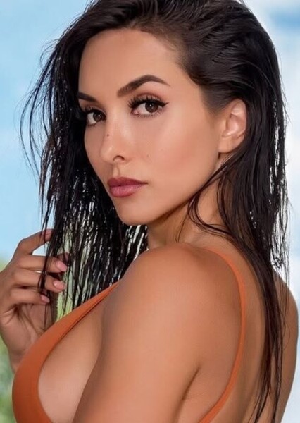 Vanessa Serros photo