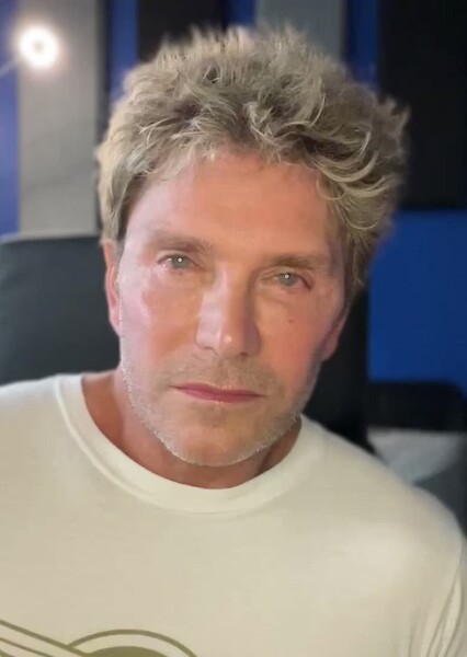 Vic Mignogna photo