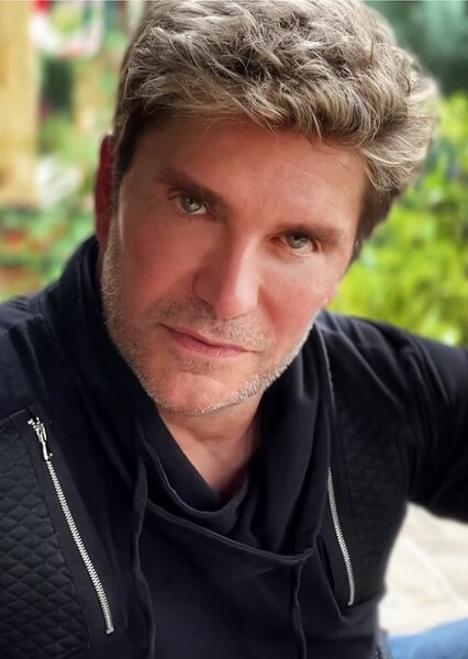 Vic Mignogna photo