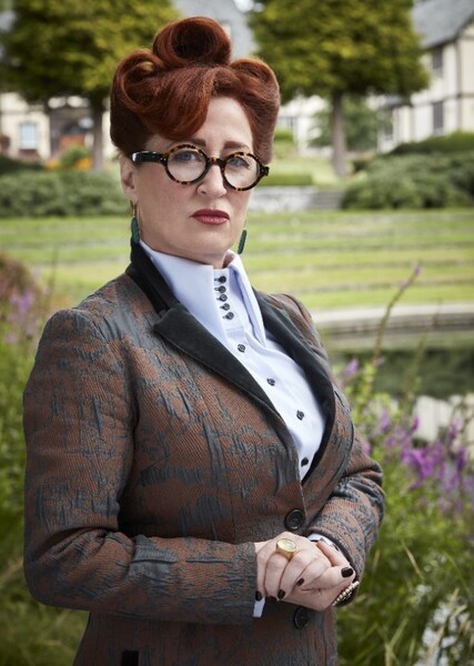 Vicki Lewis photo