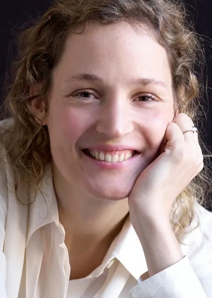 Vicky Krieps photo