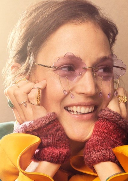 Vicky Krieps photo