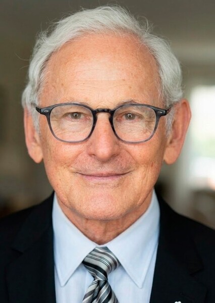 Victor Garber photo