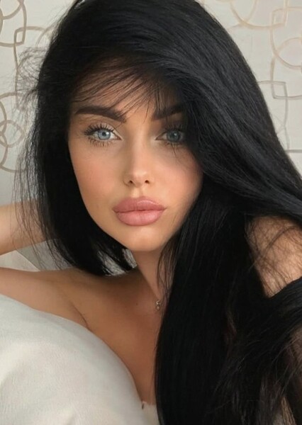 Victoria Chebotar photo