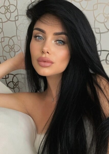 Victoria Chebotar photo