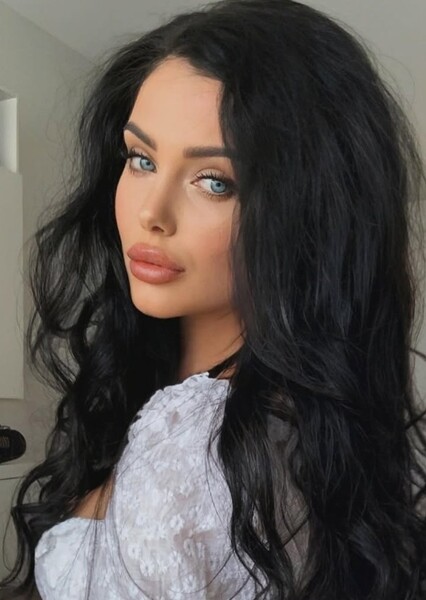 Victoria Chebotar photo