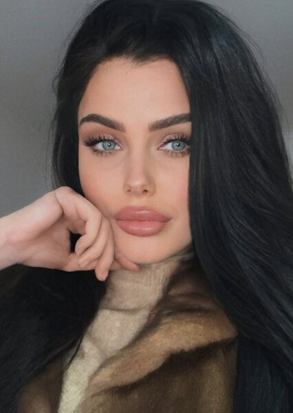 Victoria Chebotar photo