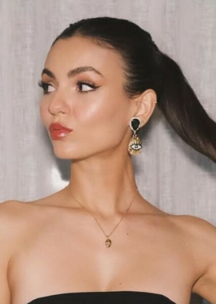 Victoria Justice photo