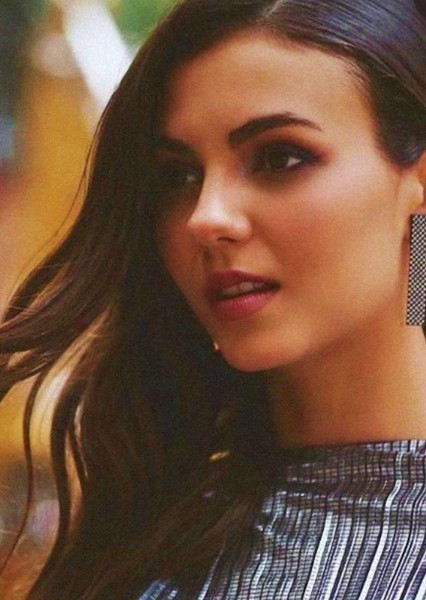 Victoria Justice photo