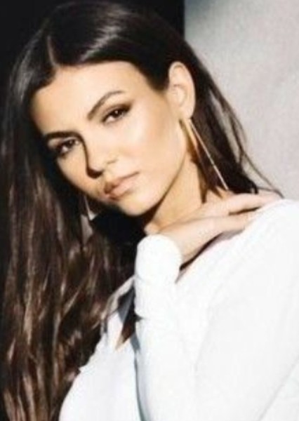 Victoria Justice photo