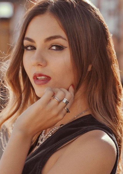 Victoria Justice photo