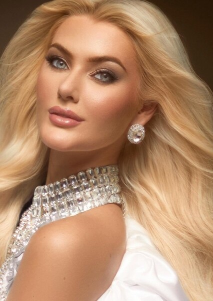 Victoria Kjær Theilvig photo