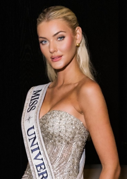 Victoria Kjær Theilvig photo