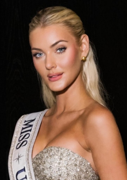 Victoria Kjær Theilvig photo