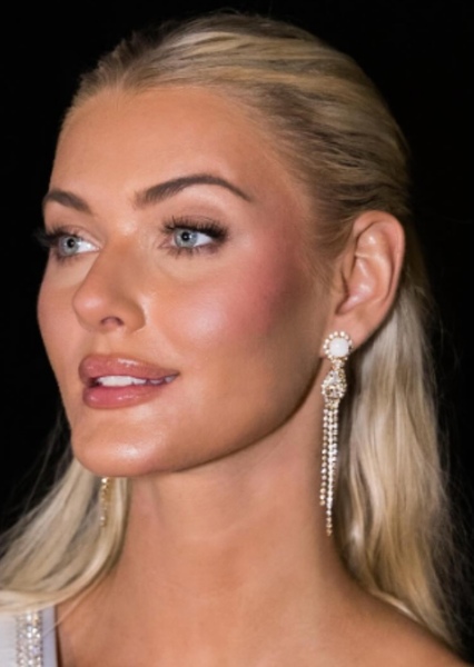 Victoria Kjær Theilvig photo