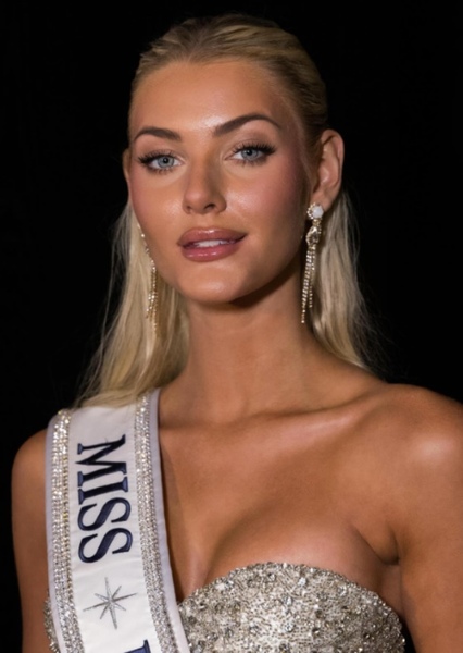 Victoria Kjær Theilvig photo