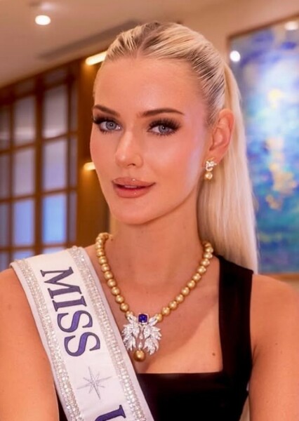 Victoria Kjær Theilvig photo