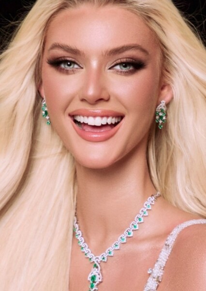 Victoria Kjær Theilvig photo