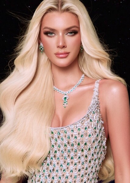 Victoria Kjær Theilvig photo