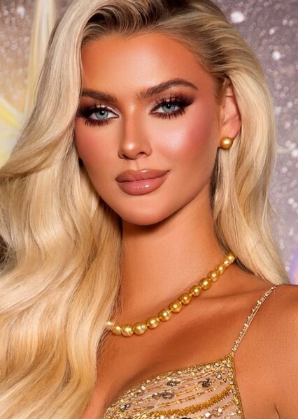 Victoria Kjær Theilvig photo