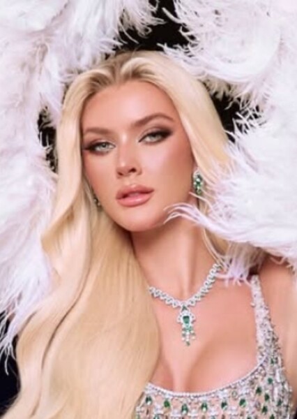 Victoria Kjær Theilvig photo