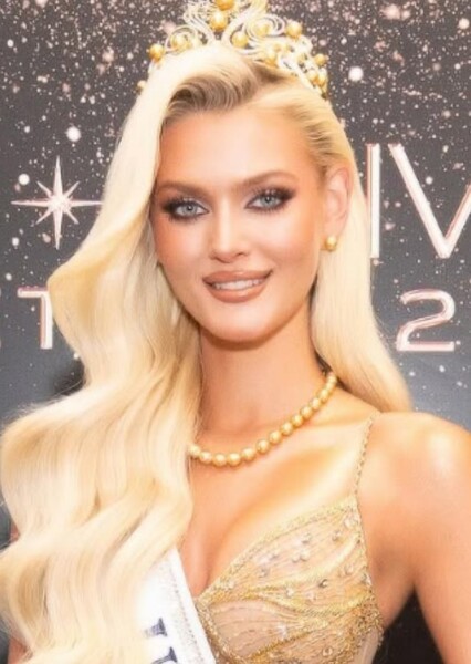 Victoria Kjær Theilvig photo