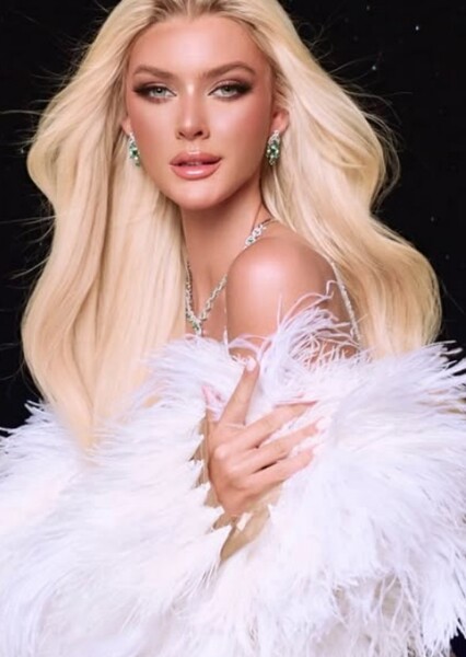 Victoria Kjær Theilvig photo