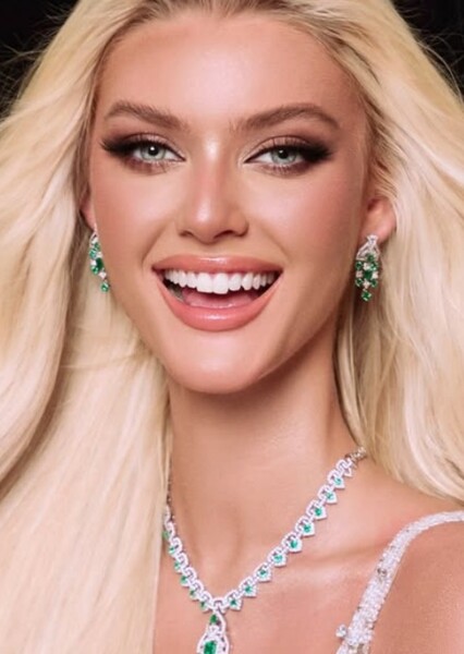 Victoria Kjær Theilvig photo