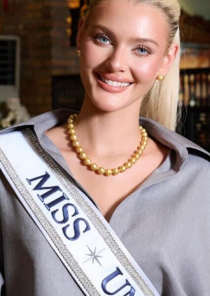 Victoria Kjær Theilvig photo