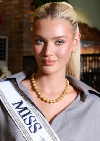 Victoria Kjær Theilvig photo