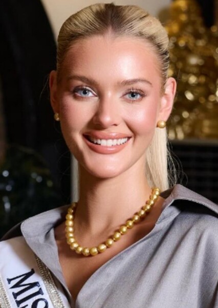 Victoria Kjær Theilvig photo