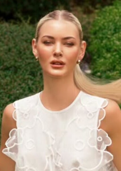 Victoria Kjær Theilvig photo