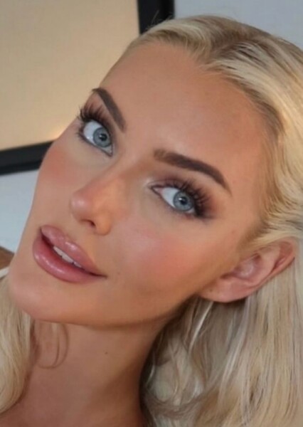 Victoria Kjær Theilvig photo